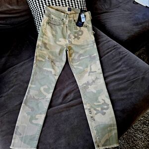 NWT GAP jeans.  Pale camo- high rise- true skinny- ankle- stretch- size 6/28.
